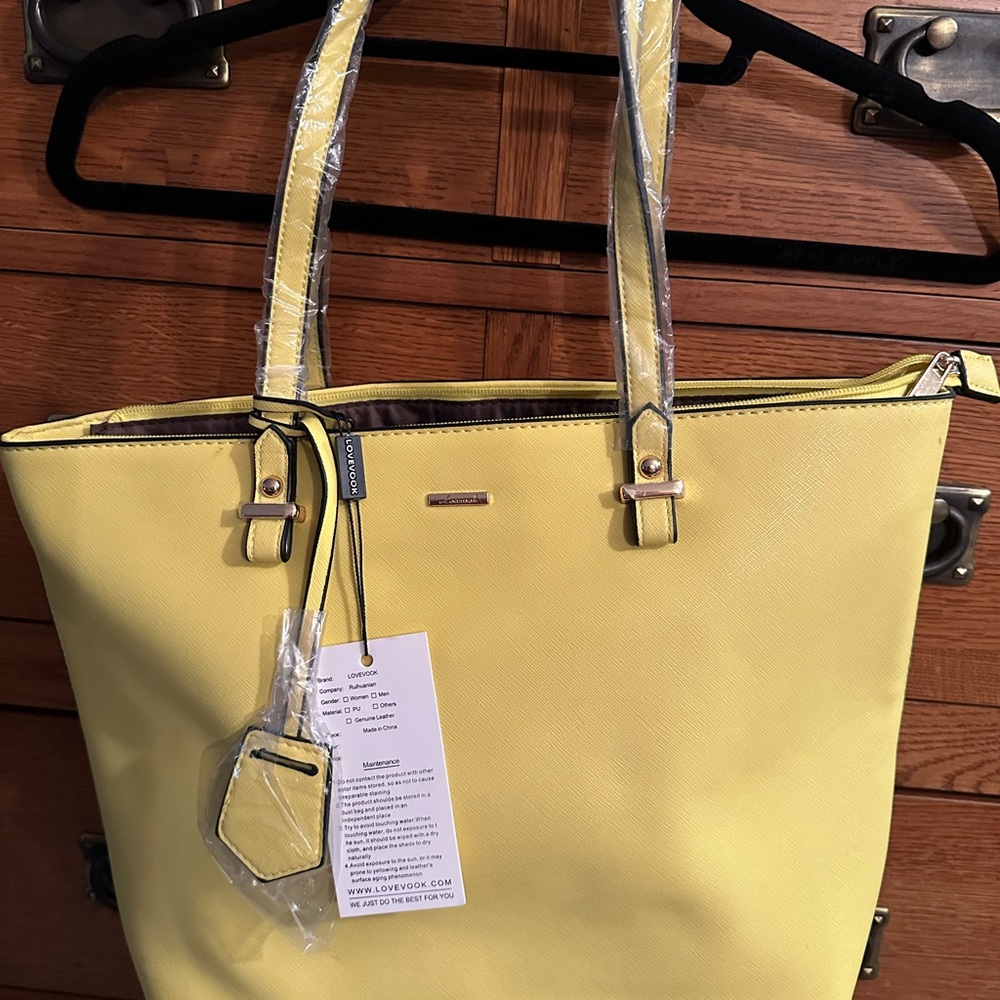 Yellow Leather Tote Bag with Structured Design